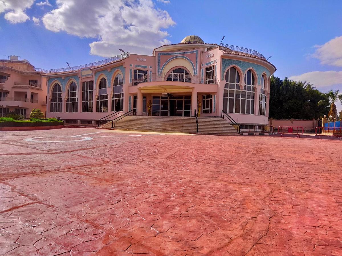 Fayoum Hotel 'Ezbet Sa'di Mugawir Exterior photo