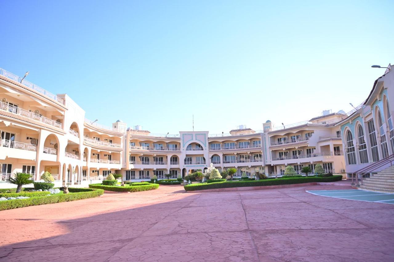 Fayoum Hotel 'Ezbet Sa'di Mugawir Exterior photo