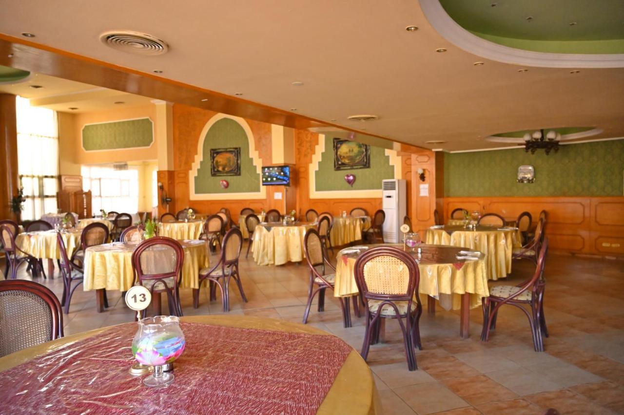 Fayoum Hotel 'Ezbet Sa'di Mugawir Exterior photo