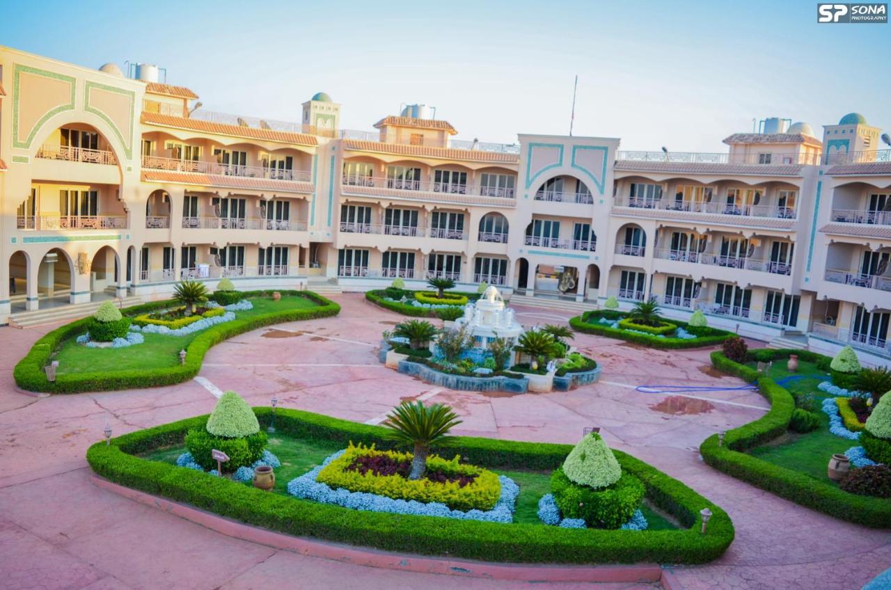 Fayoum Hotel 'Ezbet Sa'di Mugawir Exterior photo