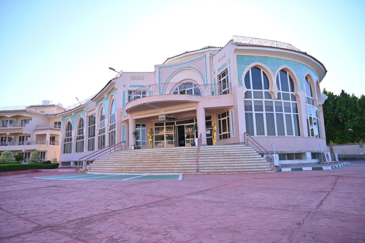 Fayoum Hotel 'Ezbet Sa'di Mugawir Exterior photo